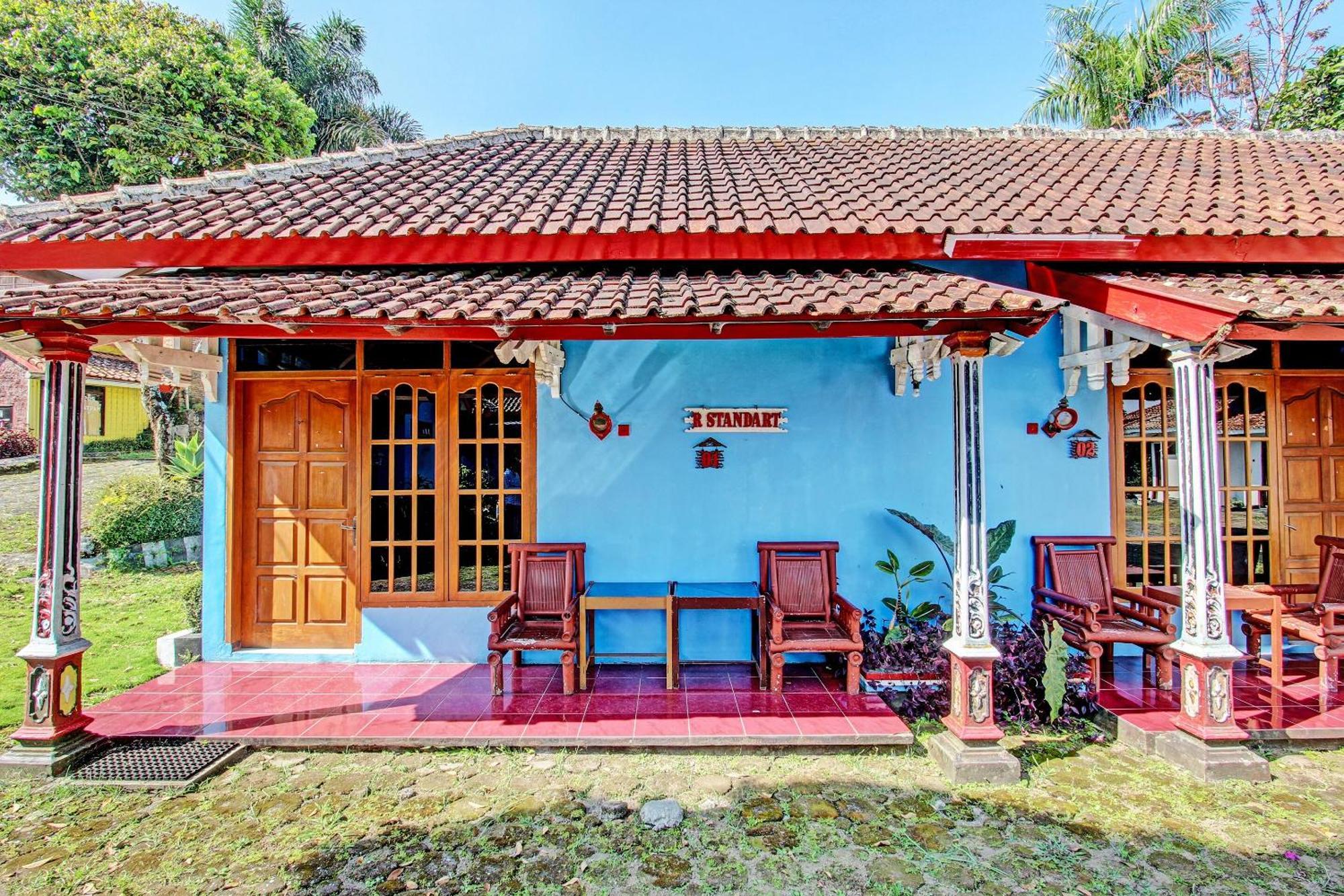 Capital O 91644 Loka Hause Hotel Salatiga Exterior foto
