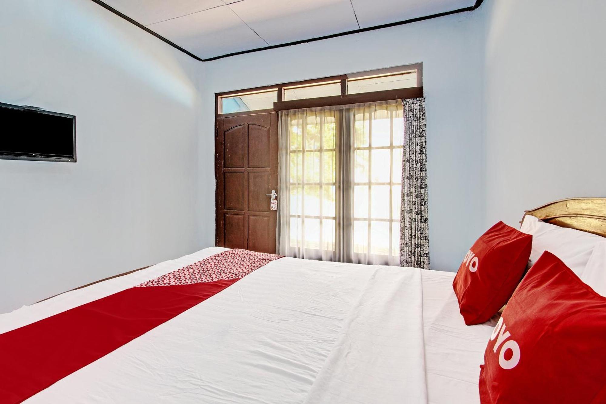 Capital O 91644 Loka Hause Hotel Salatiga Exterior foto