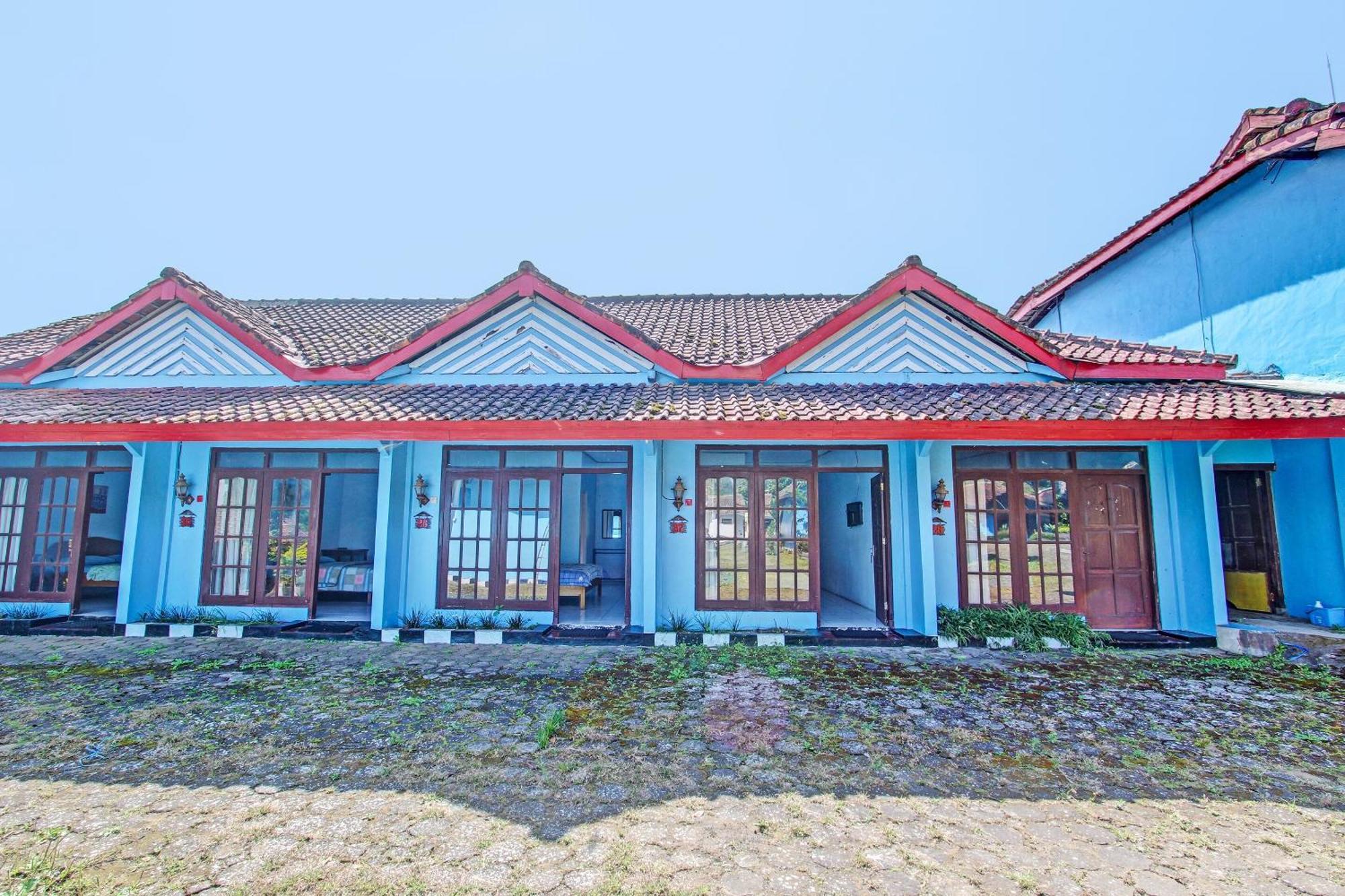 Capital O 91644 Loka Hause Hotel Salatiga Exterior foto