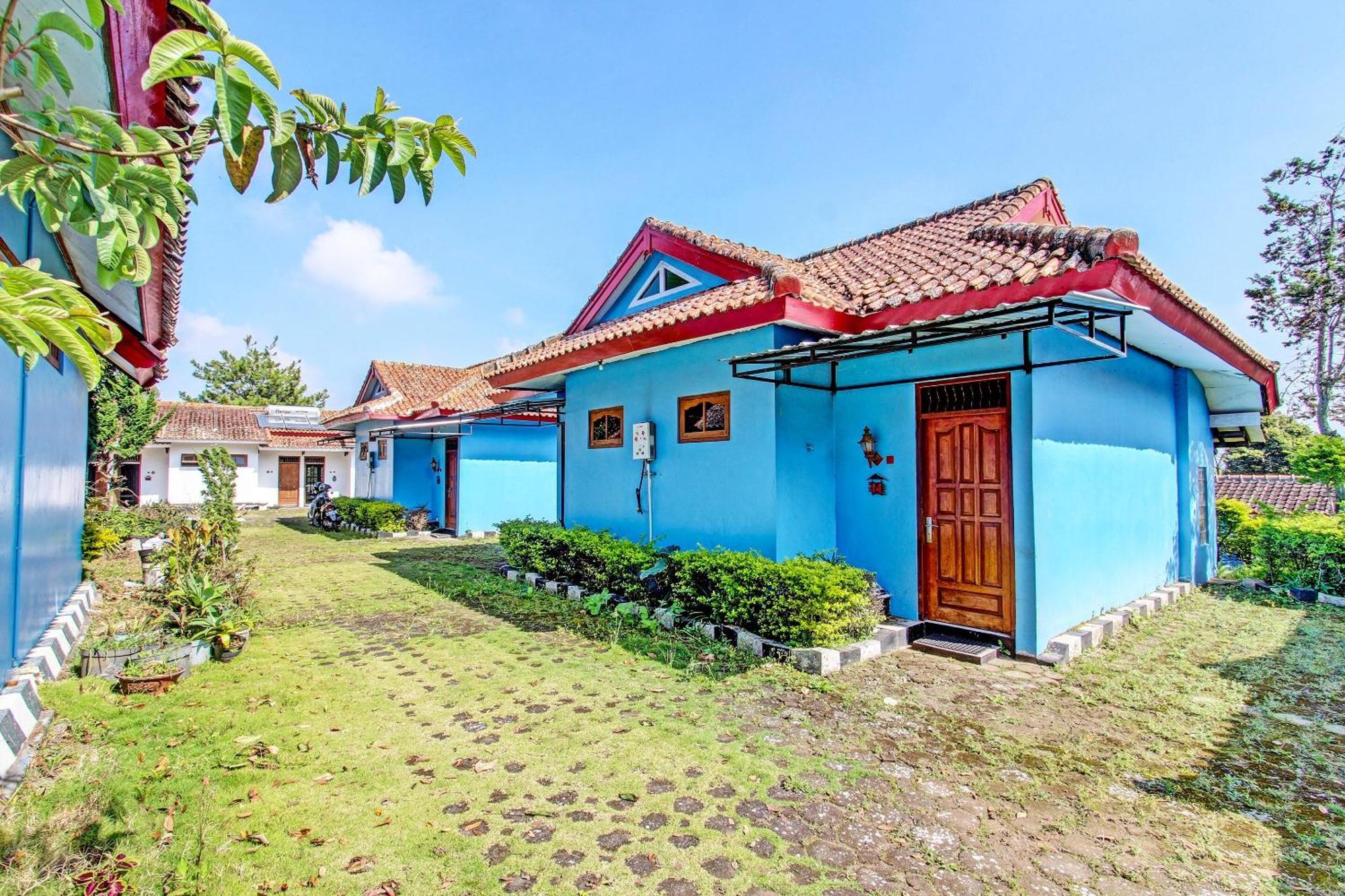 Capital O 91644 Loka Hause Hotel Salatiga Exterior foto