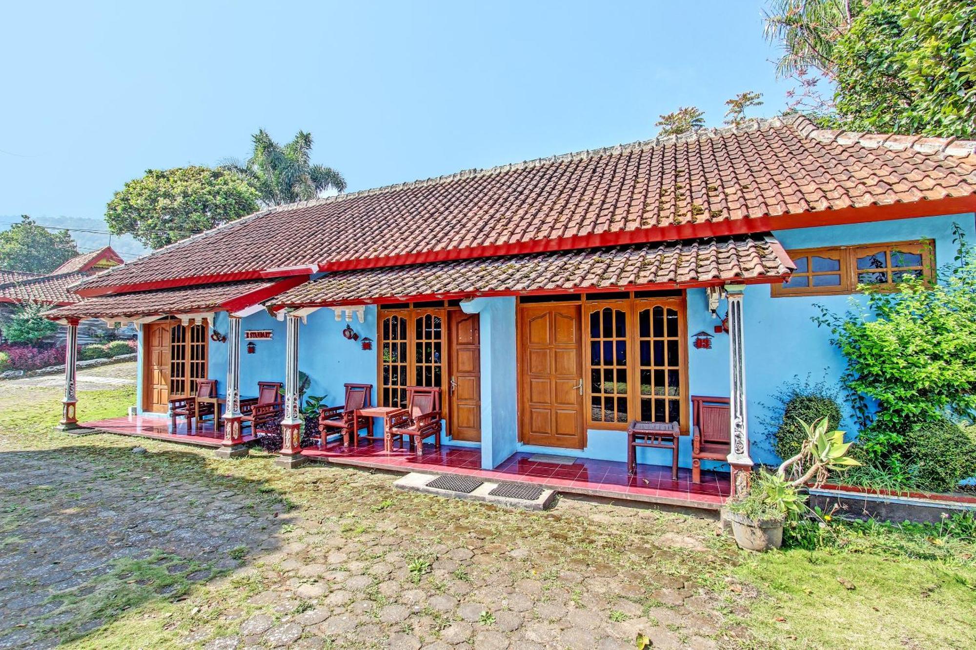 Capital O 91644 Loka Hause Hotel Salatiga Exterior foto