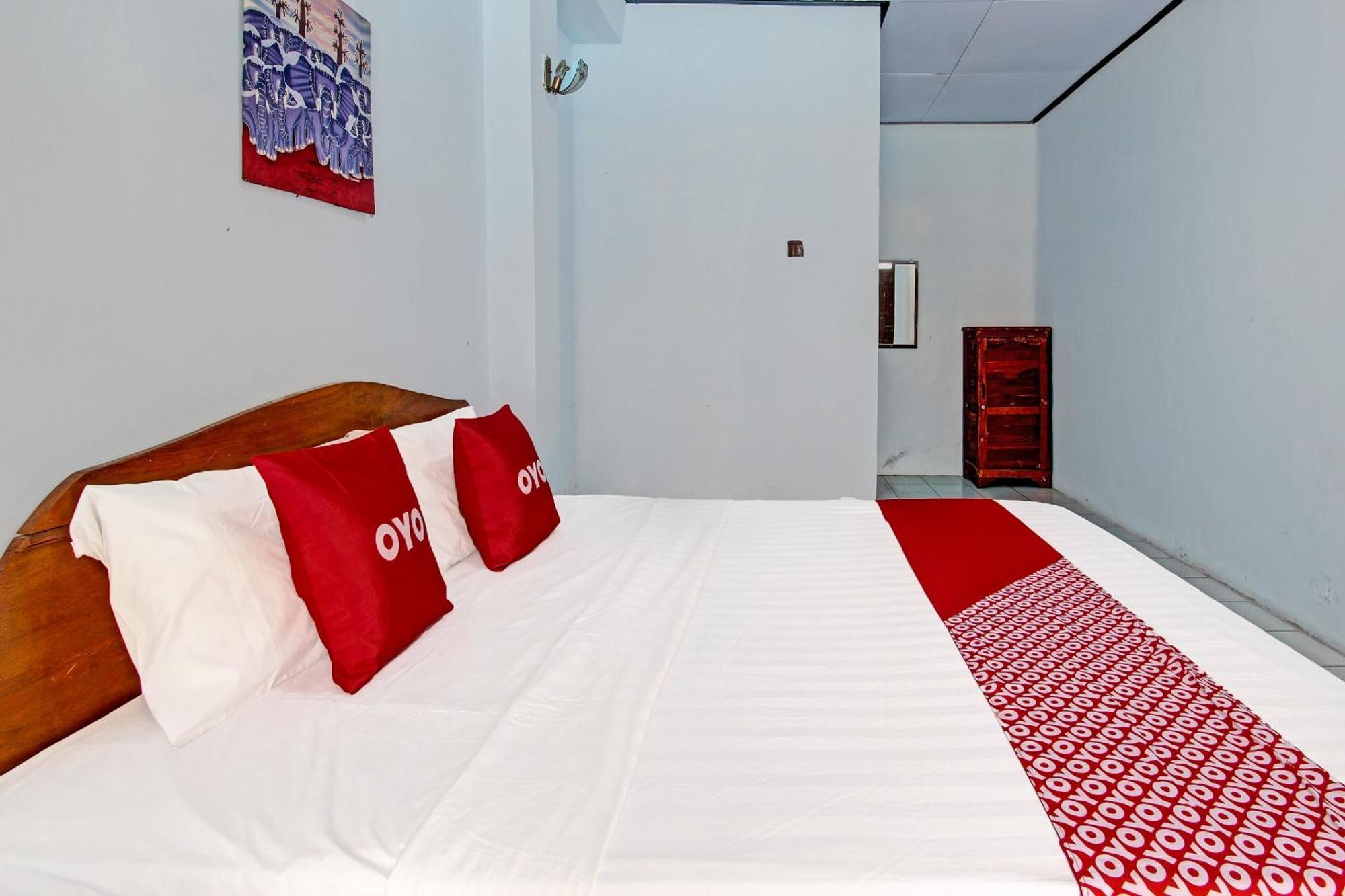 Capital O 91644 Loka Hause Hotel Salatiga Exterior foto