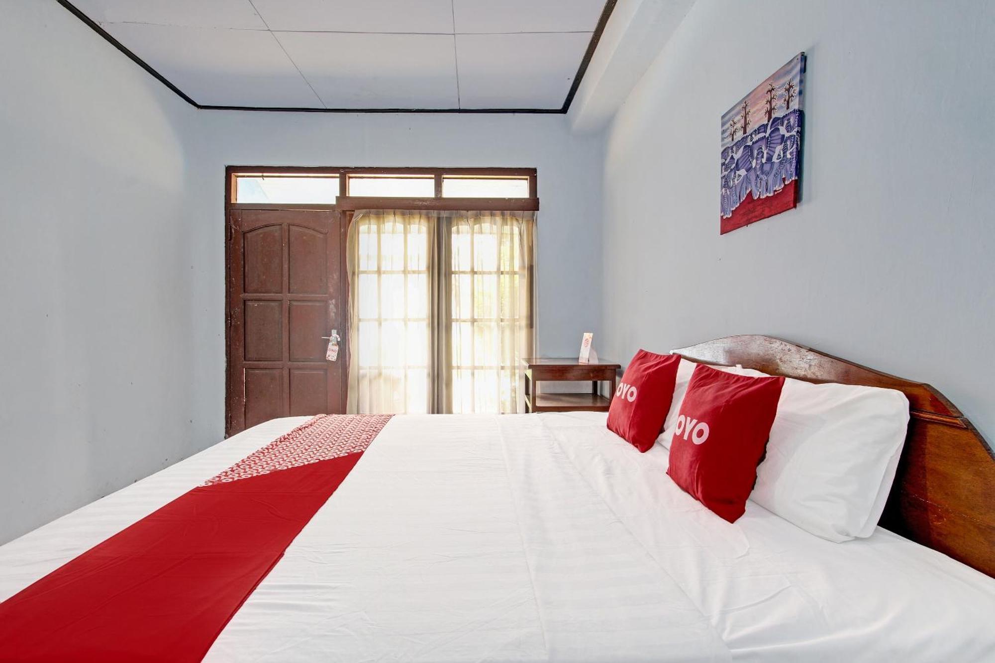 Capital O 91644 Loka Hause Hotel Salatiga Exterior foto