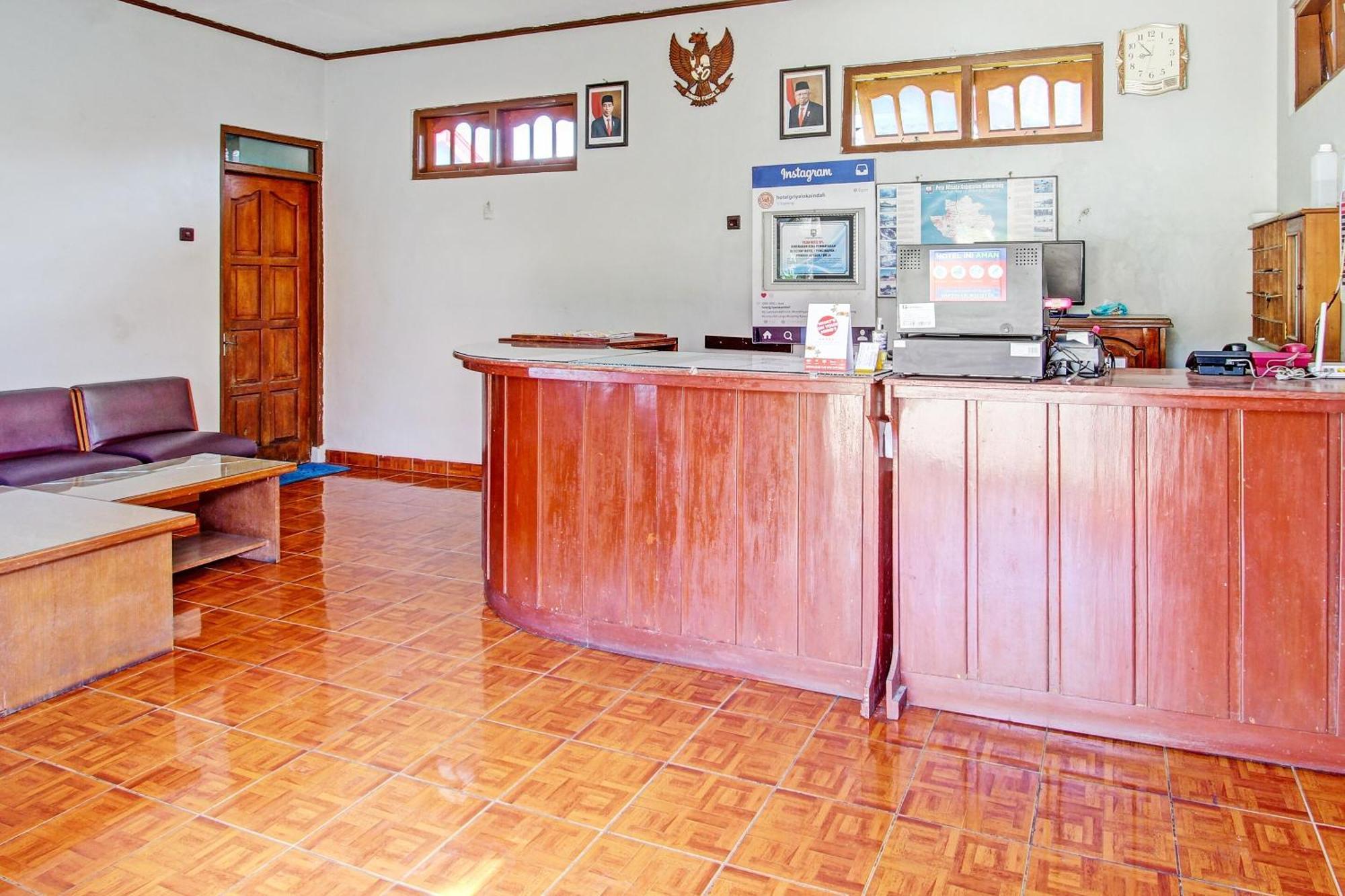 Capital O 91644 Loka Hause Hotel Salatiga Exterior foto