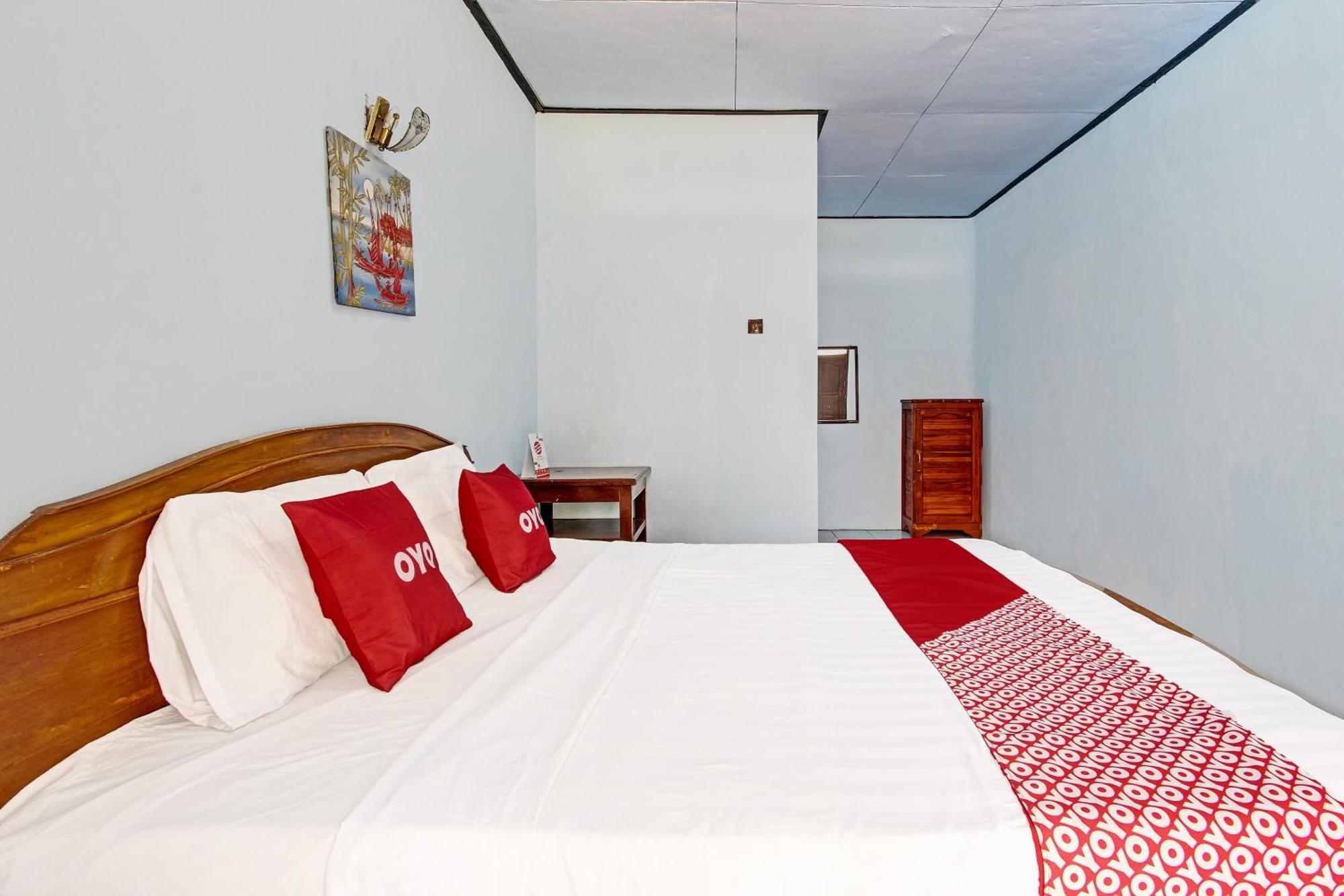 Capital O 91644 Loka Hause Hotel Salatiga Exterior foto