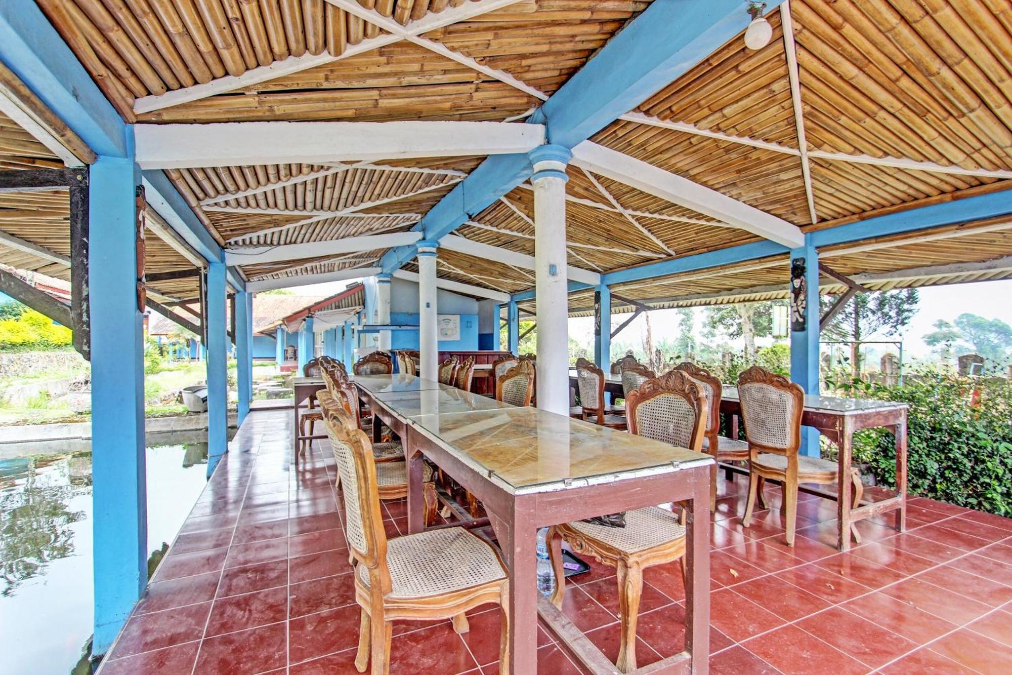 Capital O 91644 Loka Hause Hotel Salatiga Exterior foto